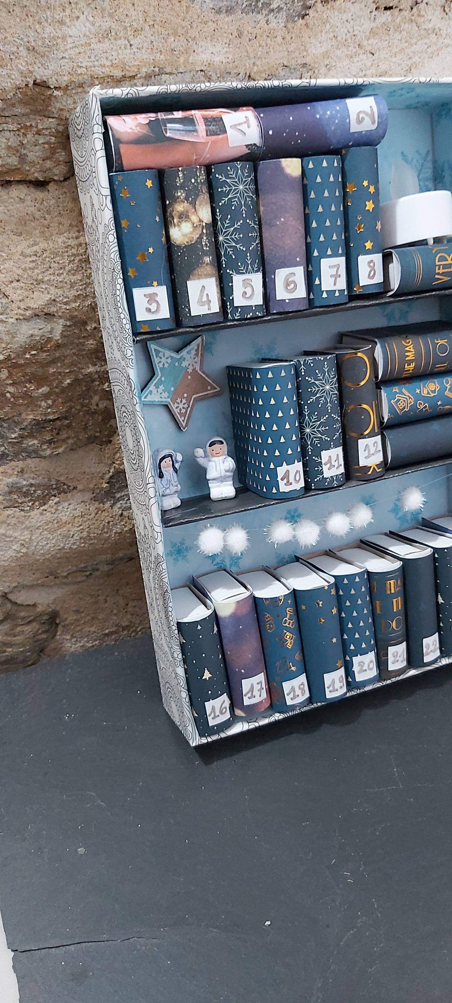 La bibliothèque de l'Avent bleue